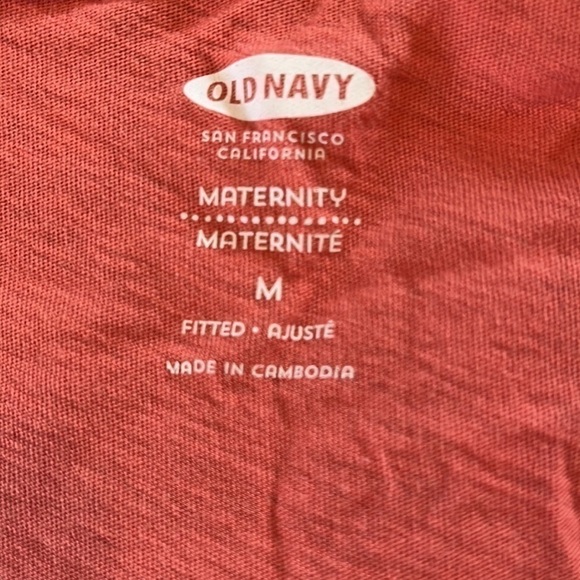 Old Navy Maternity tee top size medium EUC. Length 26”. - Picture 6 of 6